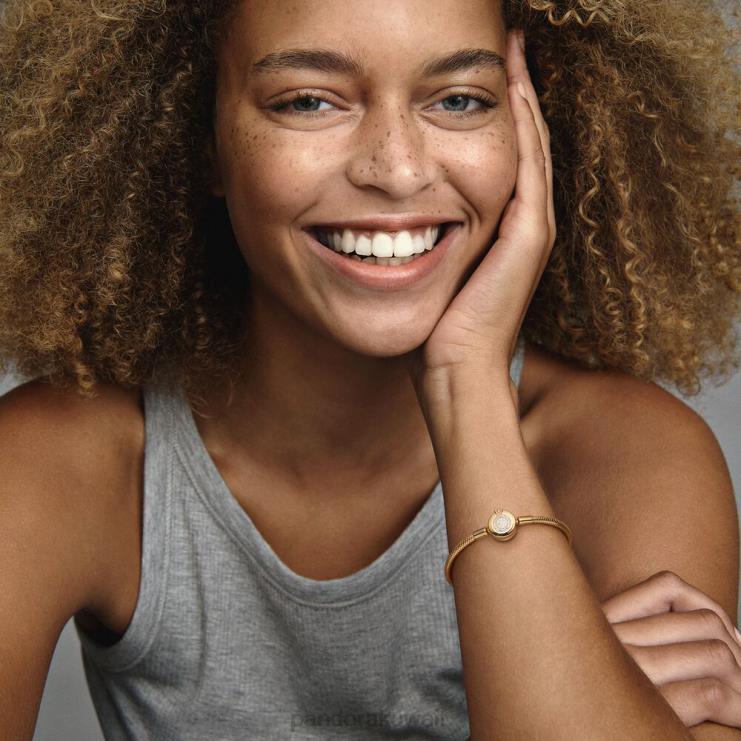 لحظات التاج المتلألئ أو سوار سلسلة الثعبان Pandora مطلي بالذهب N6N0X373 مُكَمِّلات