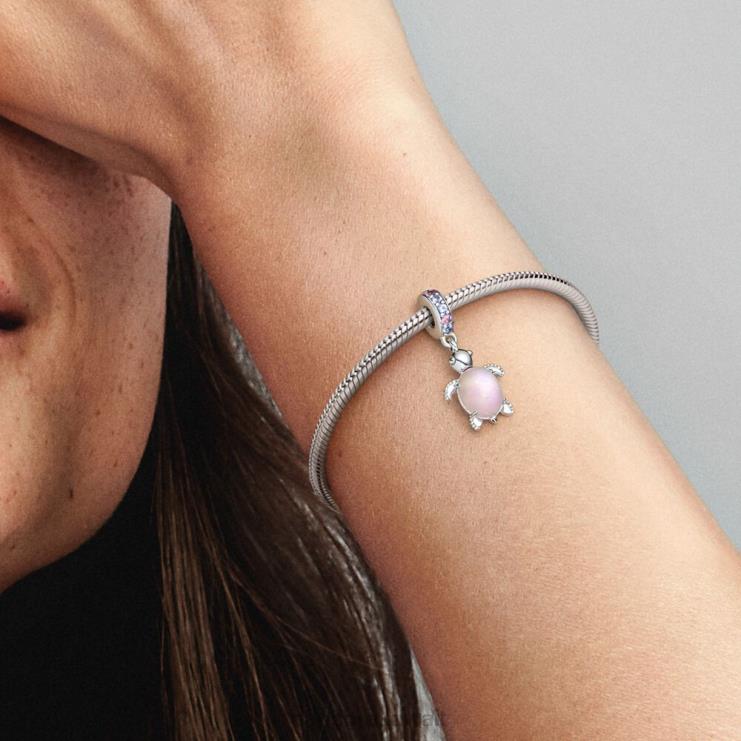 حلية متدلية على شكل سلحفاة بحرية وردية من زجاج مورانو Pandora الفضة الاسترليني N6N0X79 مُكَمِّلات